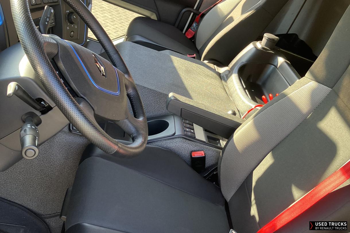 Renault Trucks D Wide 