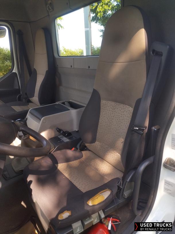 Renault Trucks Premium Distribution 340