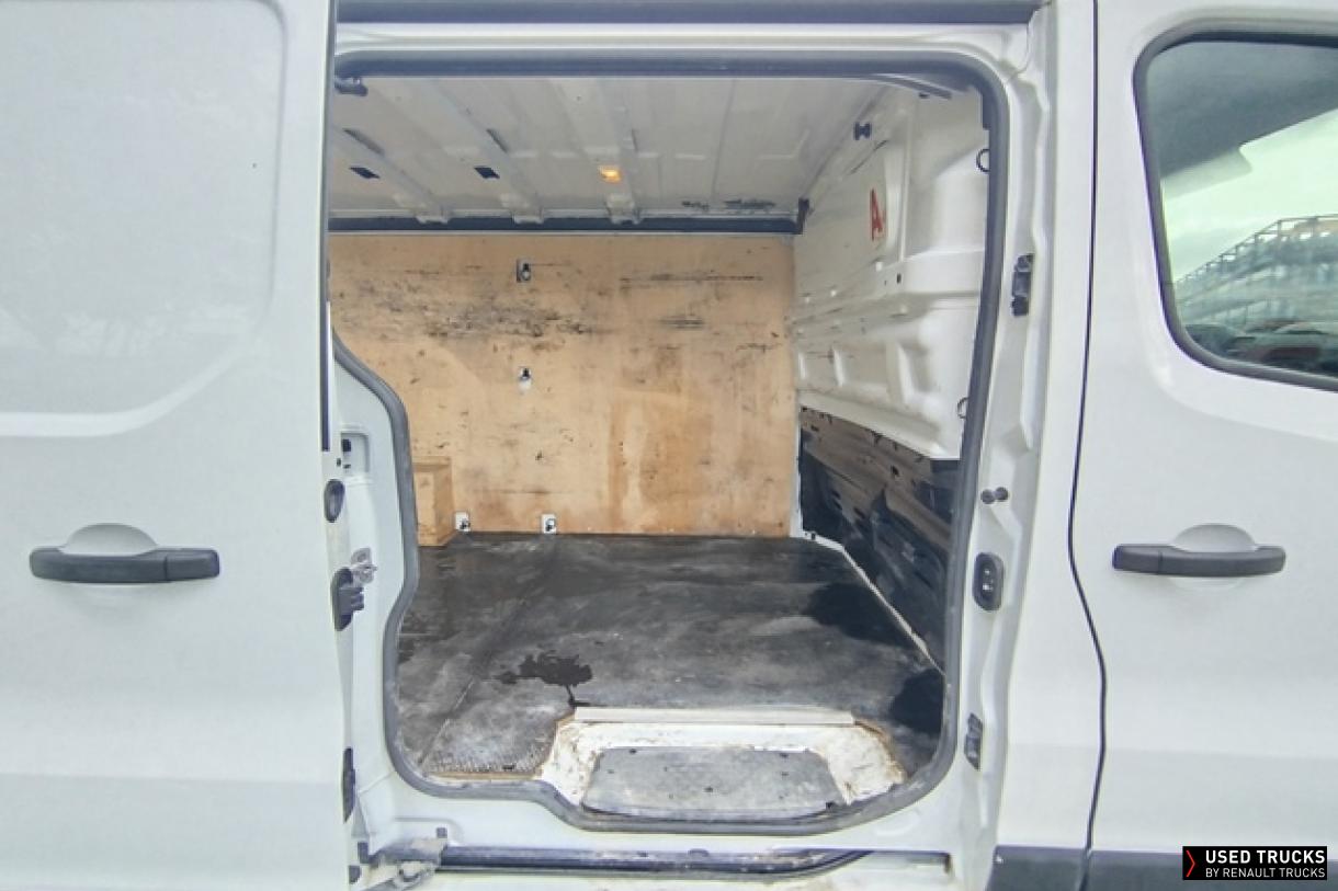 Renault Trafic 145