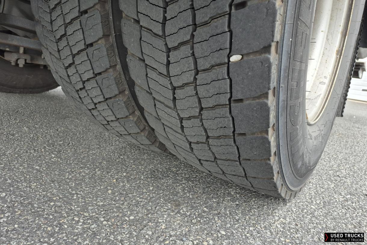 Renault Trucks D Wide 320