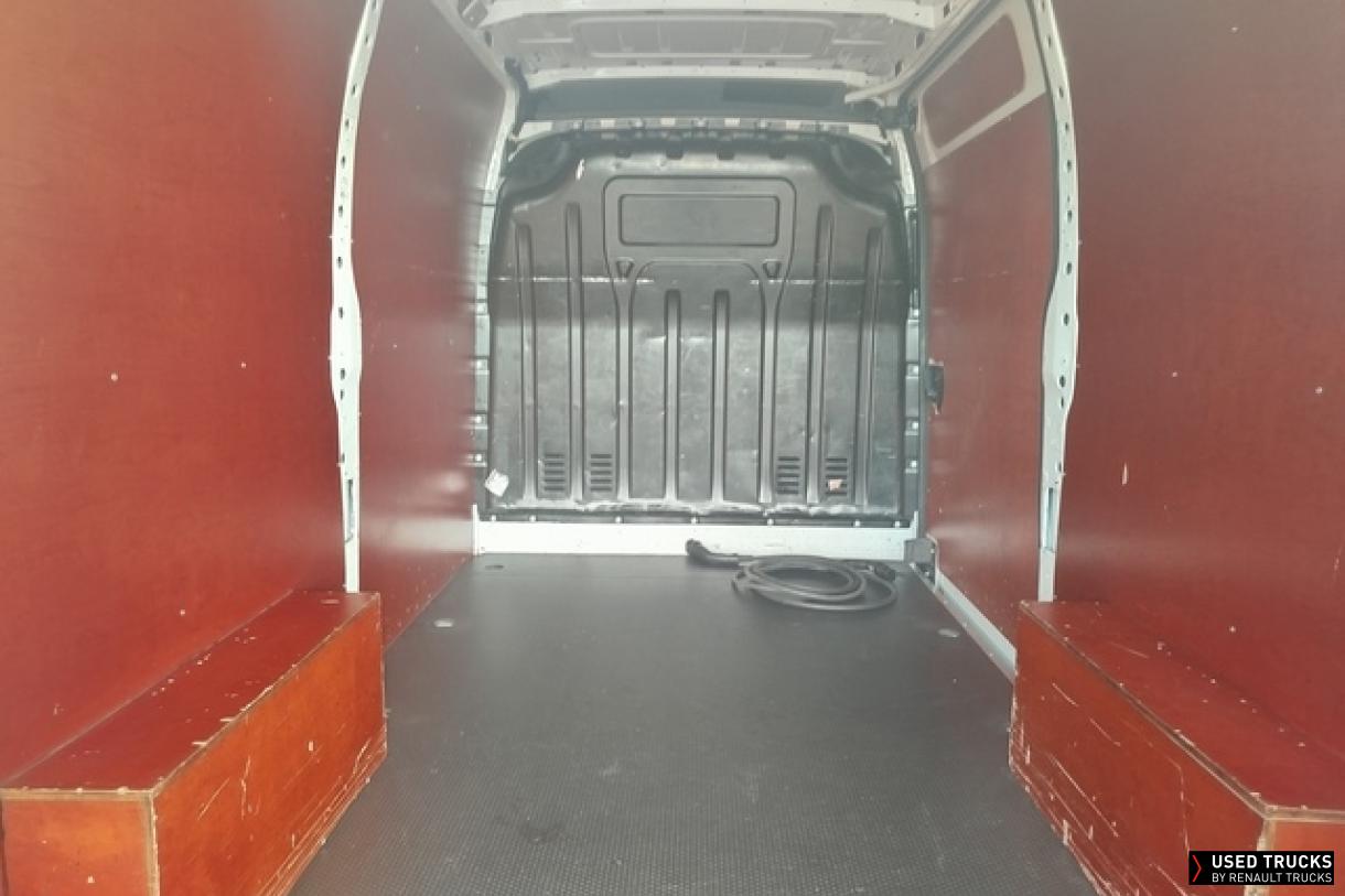 Renault Trucks Master 76