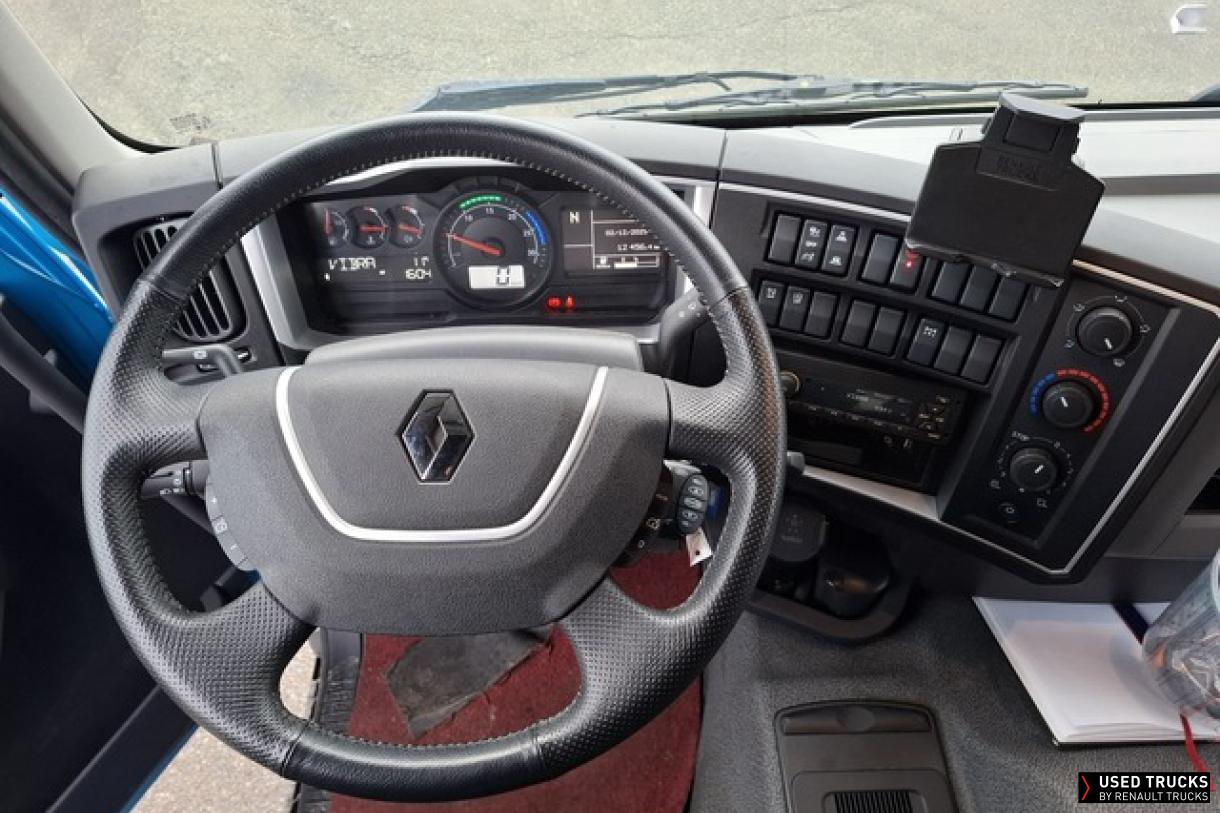 Renault Trucks D Wide 320