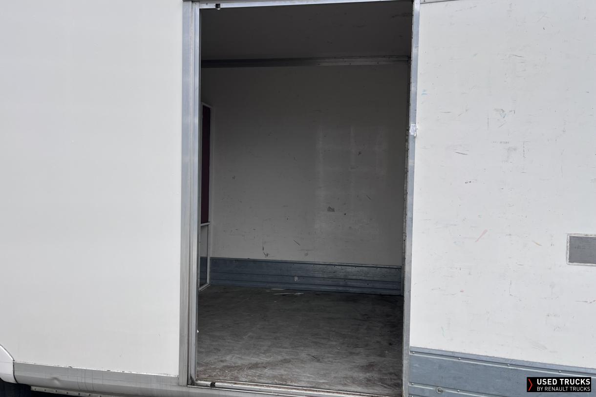 Renault Trucks Master 165