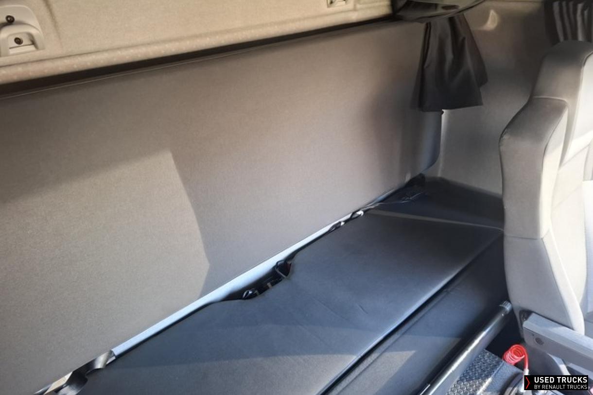 Renault Trucks D Wide 320