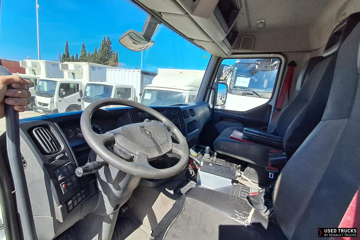 Renault Trucks D Wide 320