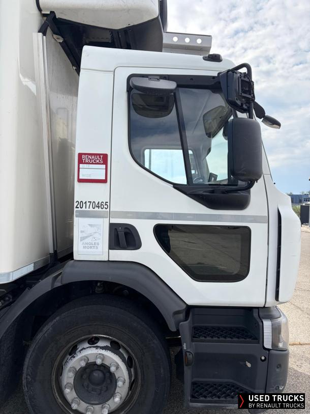 Renault Trucks D Wide 320