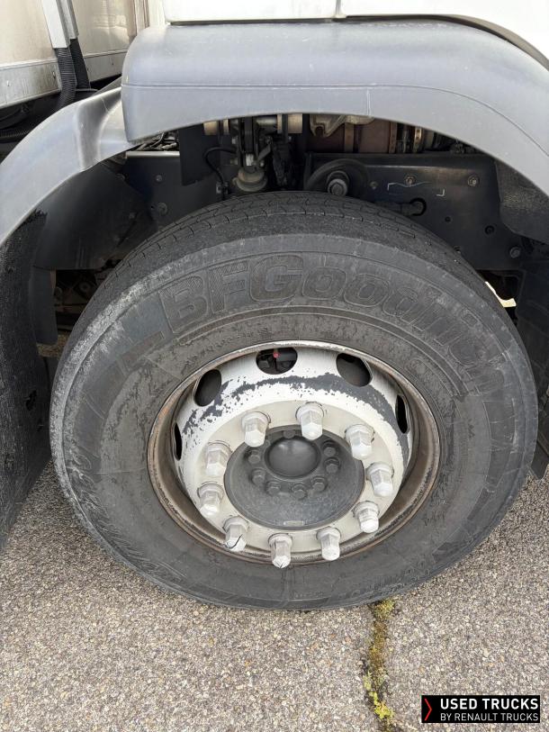 Renault Trucks D Wide 320