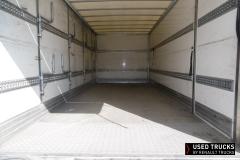 Renault Trucks D
                                          240