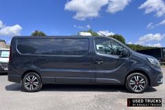 Renault Trucks Trafic
                                          